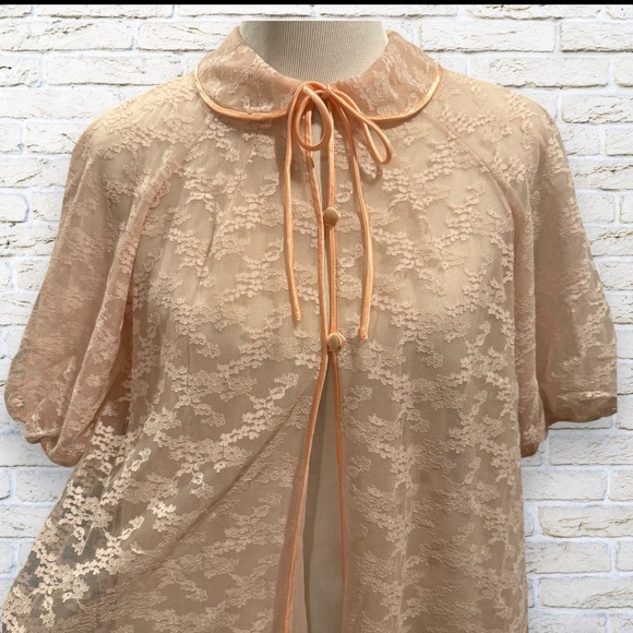 Vintage 1960s Robe Lace and Chiffon Peach Hollywood Vassarette Robe Size 34 - Picture 4 of 7